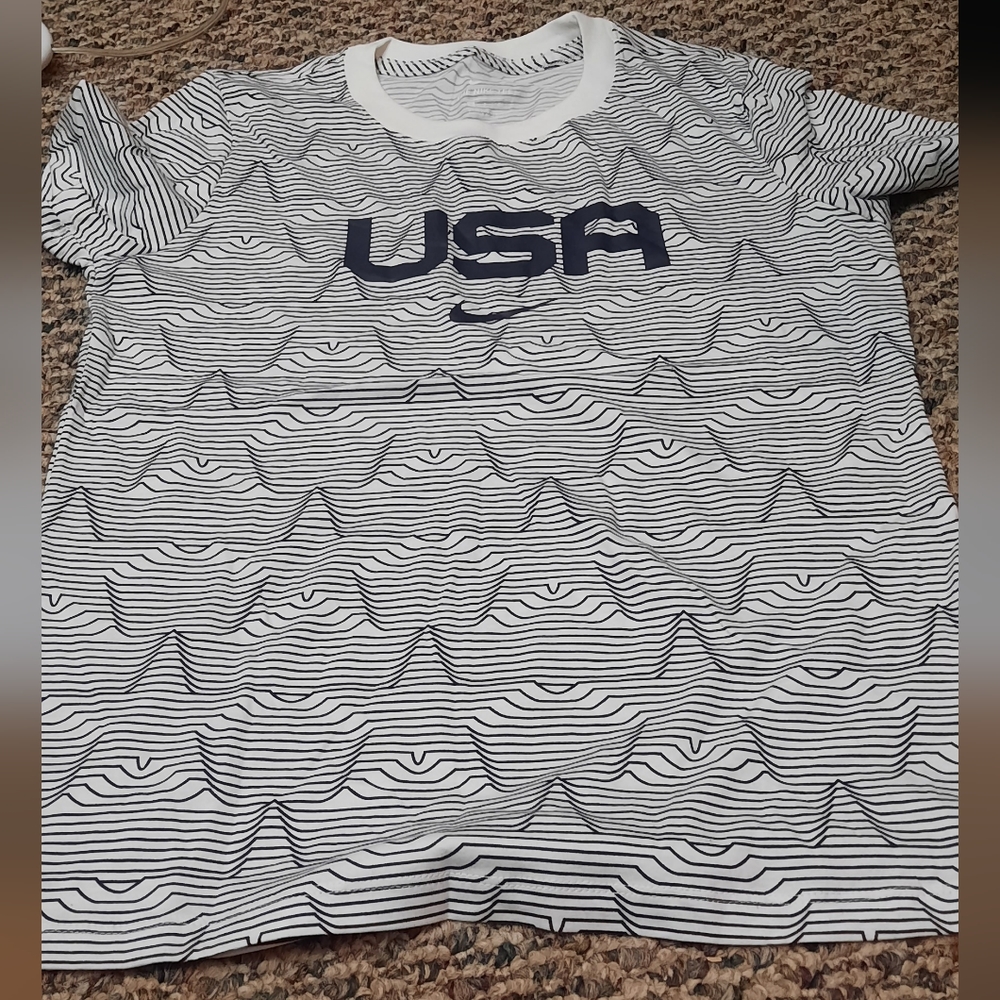 NIKE USA Small Tshirt